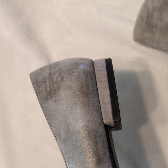 Aerosoles Silver Gray Leather Flats - Picture 7 of 10